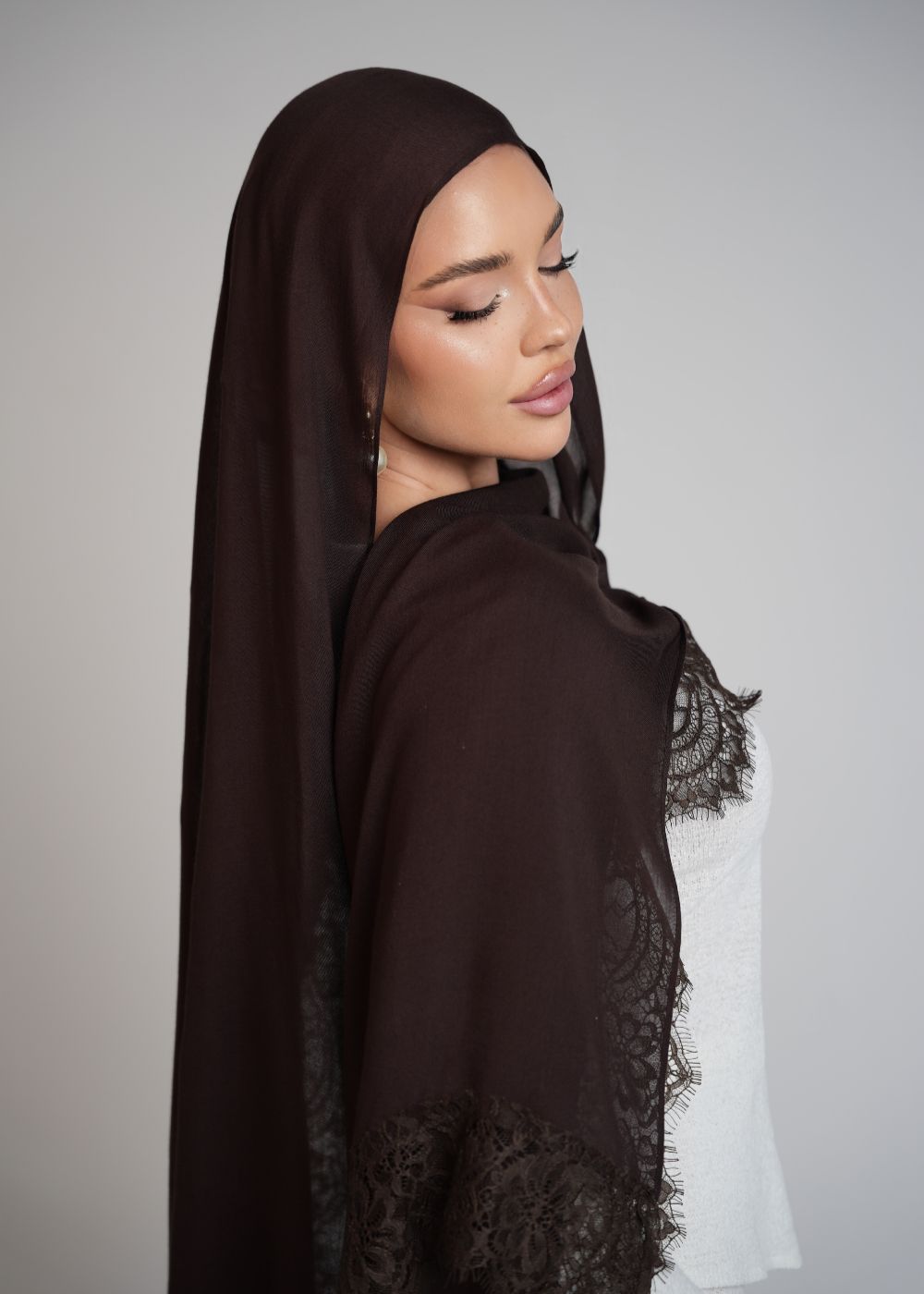 Oud Lace Modal