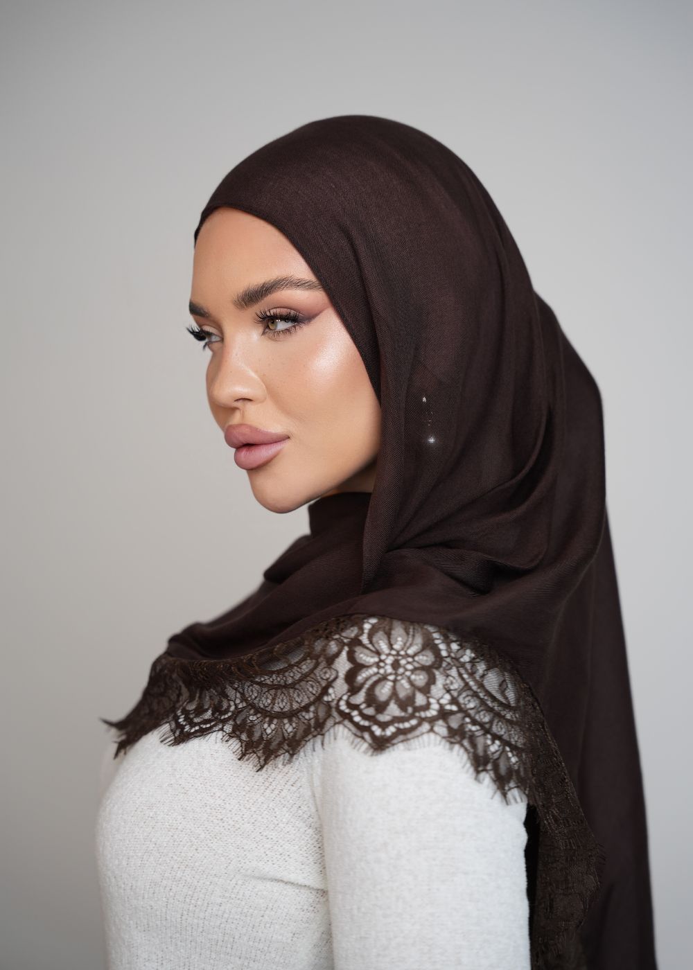 Oud Lace Modal