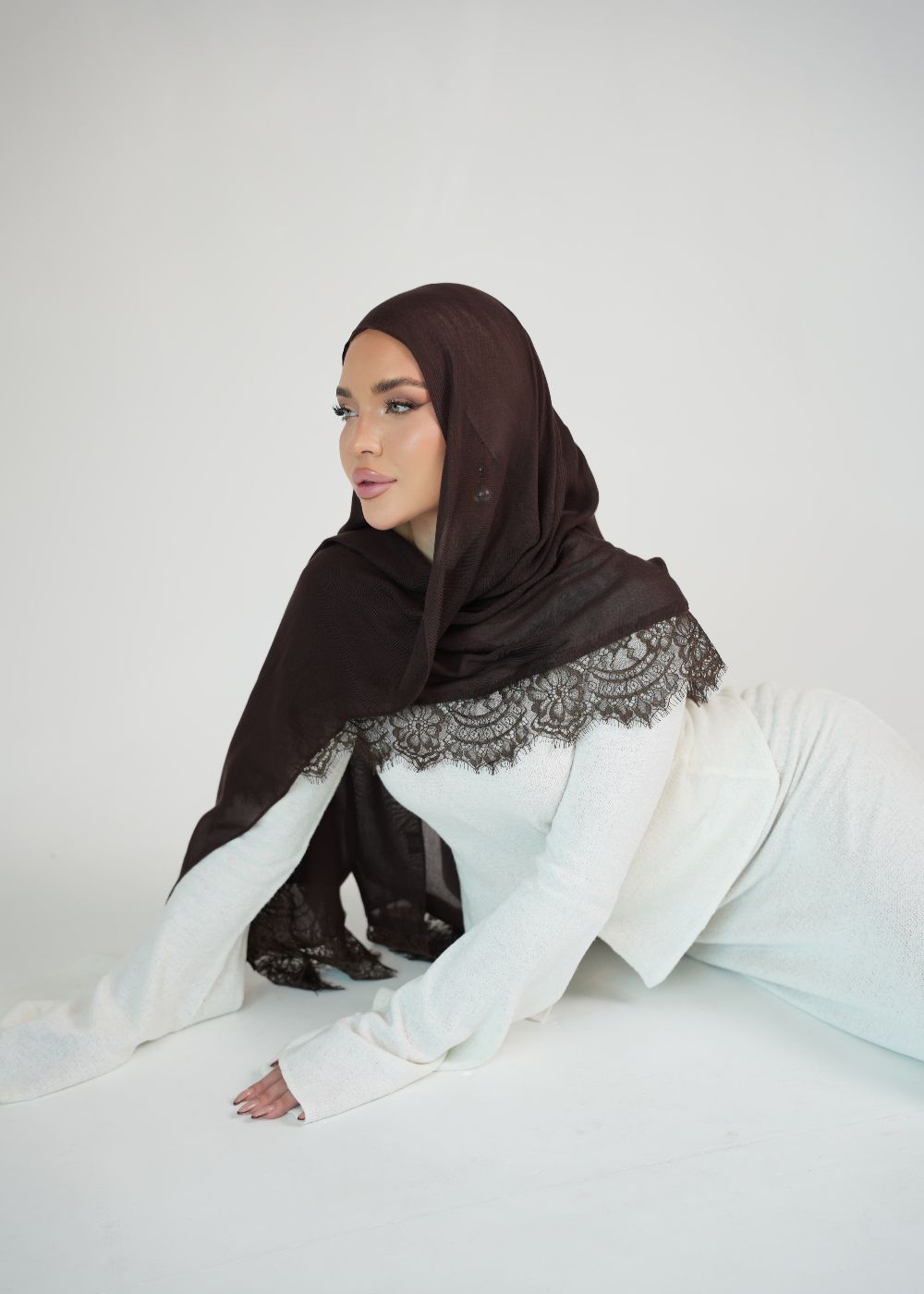 Oud Lace Modal