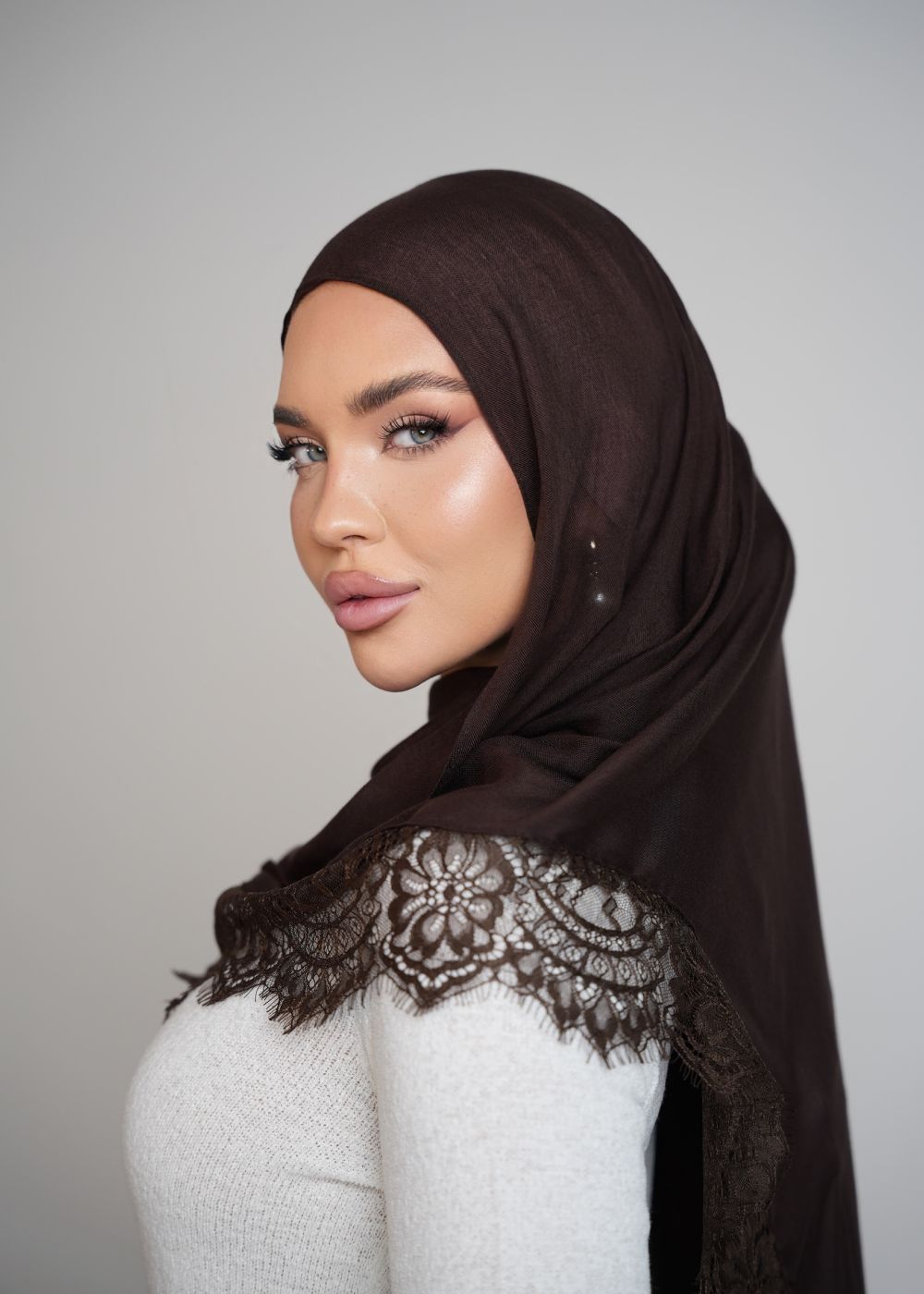 Oud Lace Modal